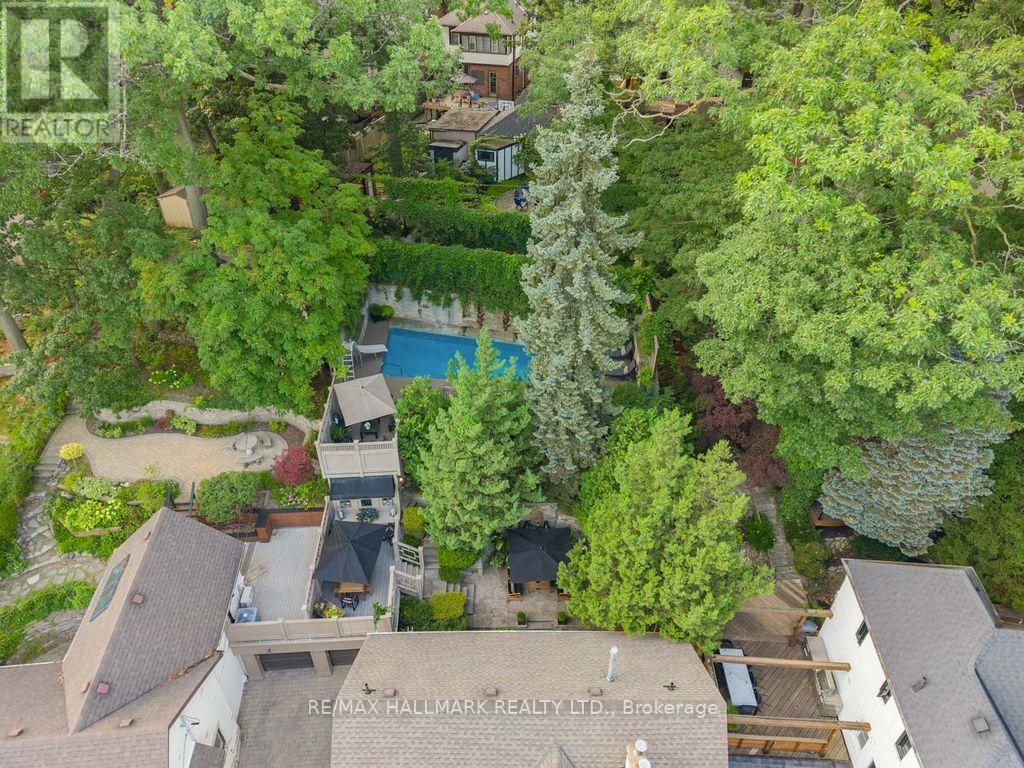 14 Pine Crescent, Toronto, ON - Outdoor