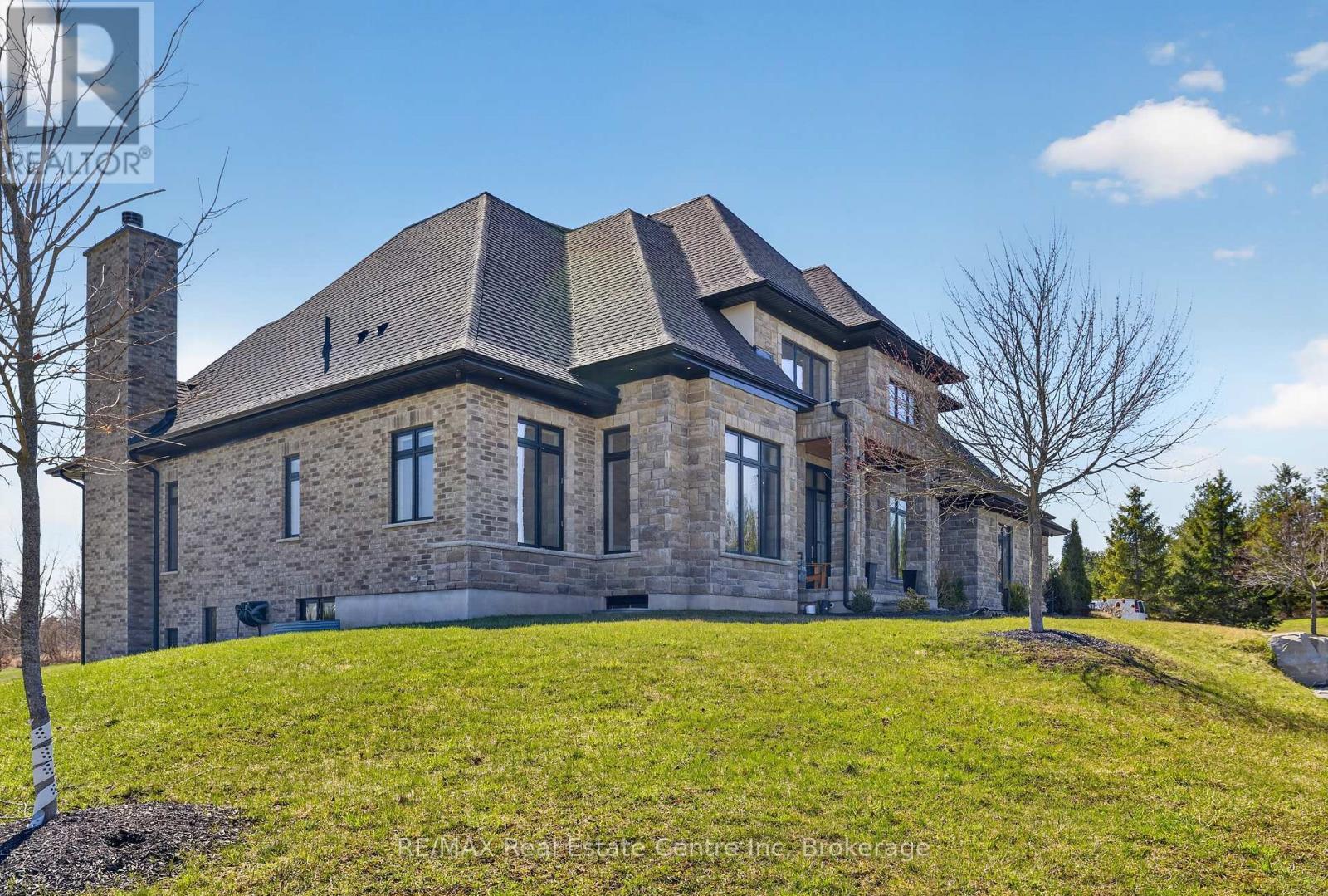 7645 Maltby Road E, Puslinch, ON - Outdoor