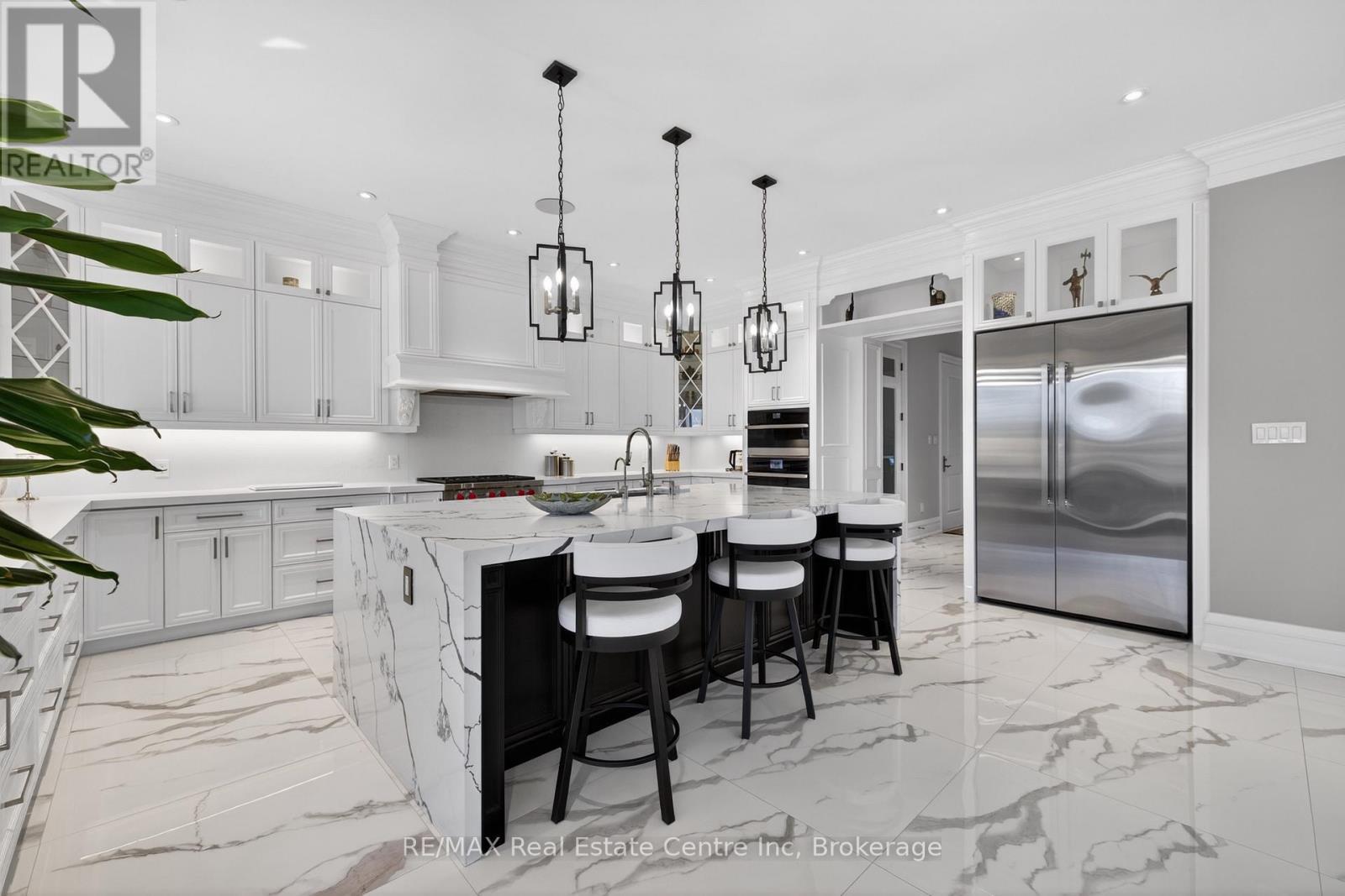 7645 Maltby Road E, Puslinch, ON - Indoor Photo Showing Kitchen With Upgraded Kitchen