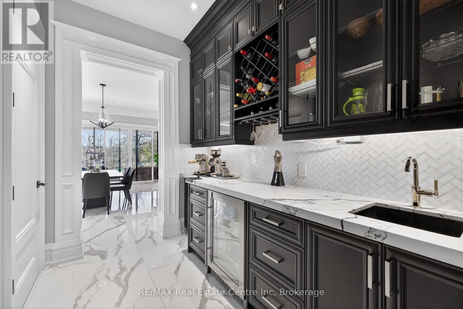 7645 Maltby Road E, Puslinch, ON - Indoor Photo Showing Kitchen