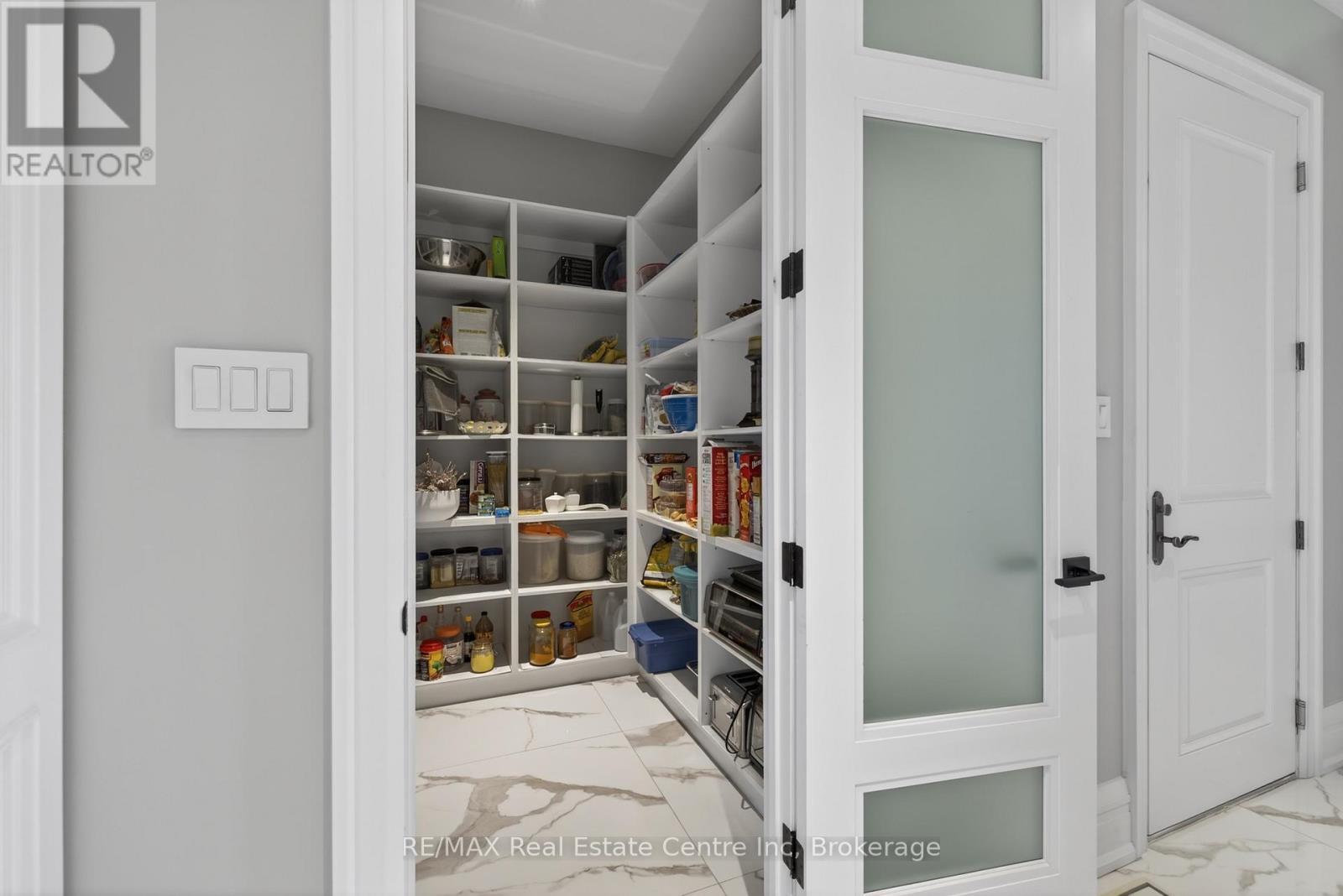 7645 Maltby Road E, Puslinch, ON - Indoor