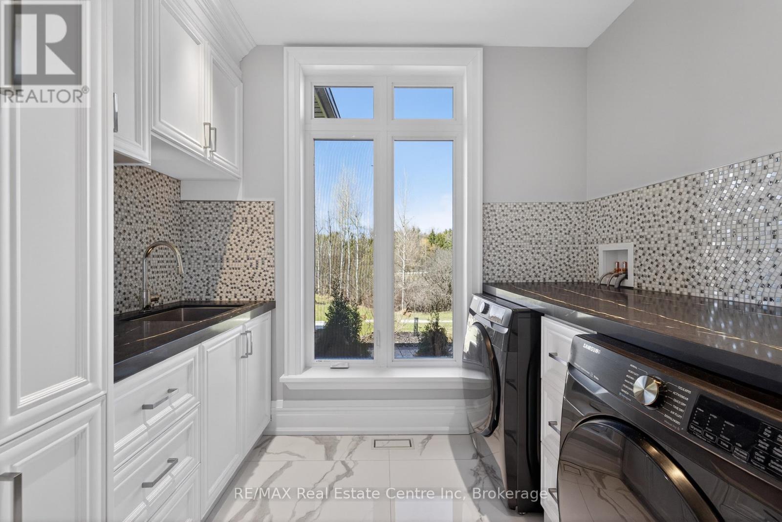 7645 Maltby Road E, Puslinch, ON - Indoor Photo Showing Laundry Room