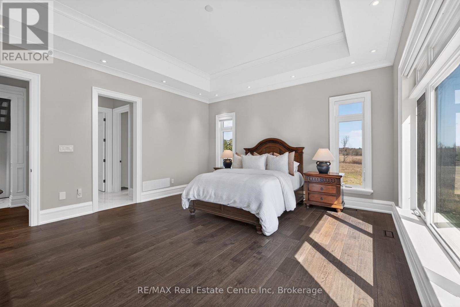 7645 Maltby Road E, Puslinch, ON - Indoor Photo Showing Bedroom