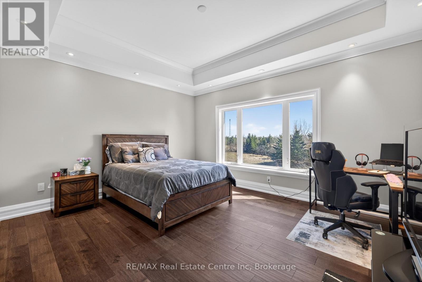 7645 Maltby Road E, Puslinch, ON - Indoor Photo Showing Bedroom