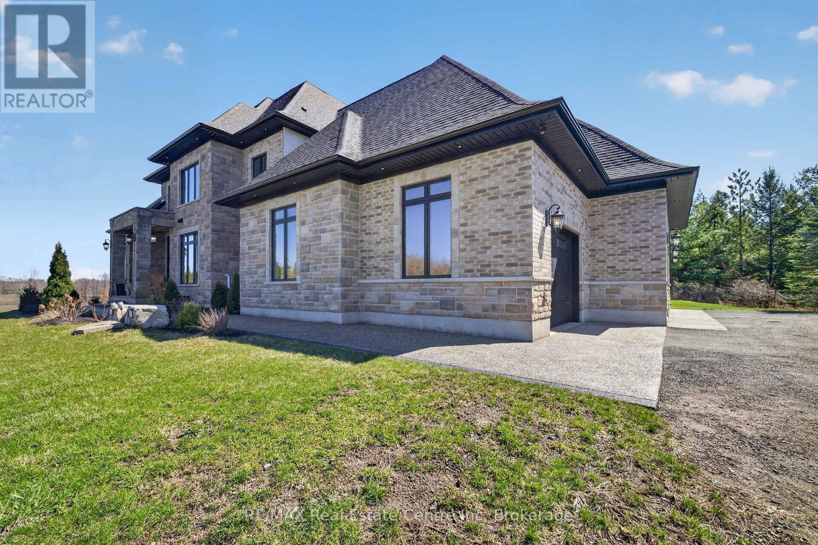 7645 Maltby Road E, Puslinch, ON - Outdoor