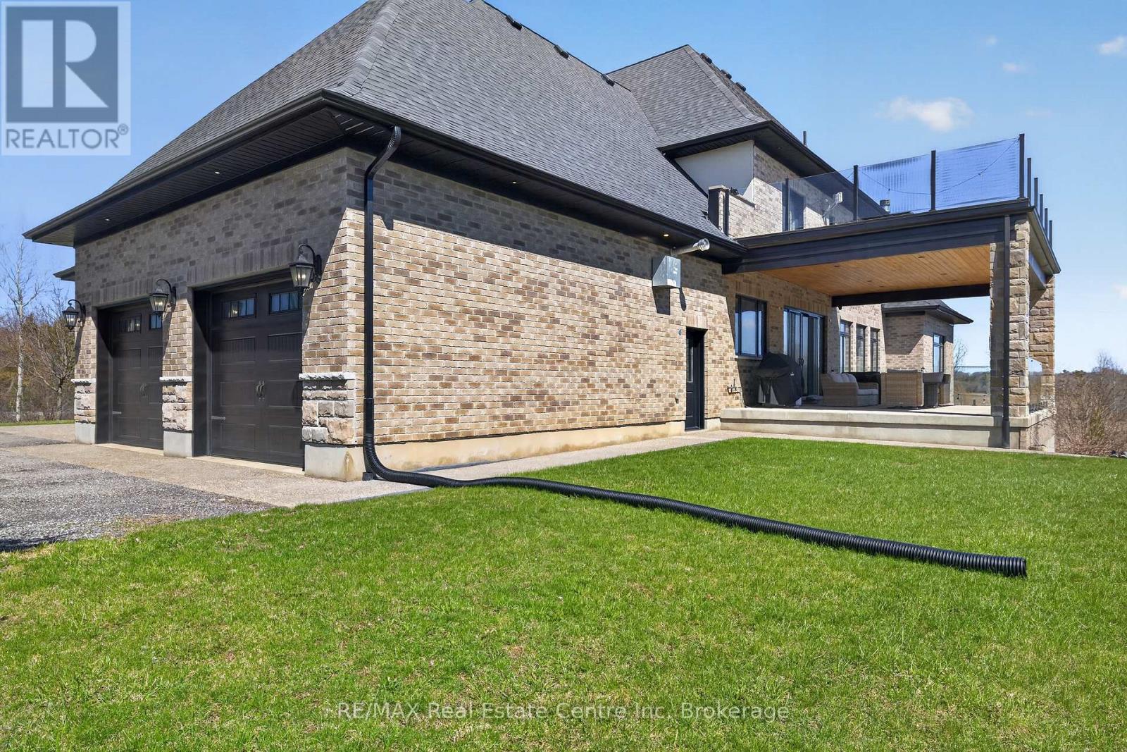 7645 Maltby Road E, Puslinch, ON - Outdoor With Deck Patio Veranda