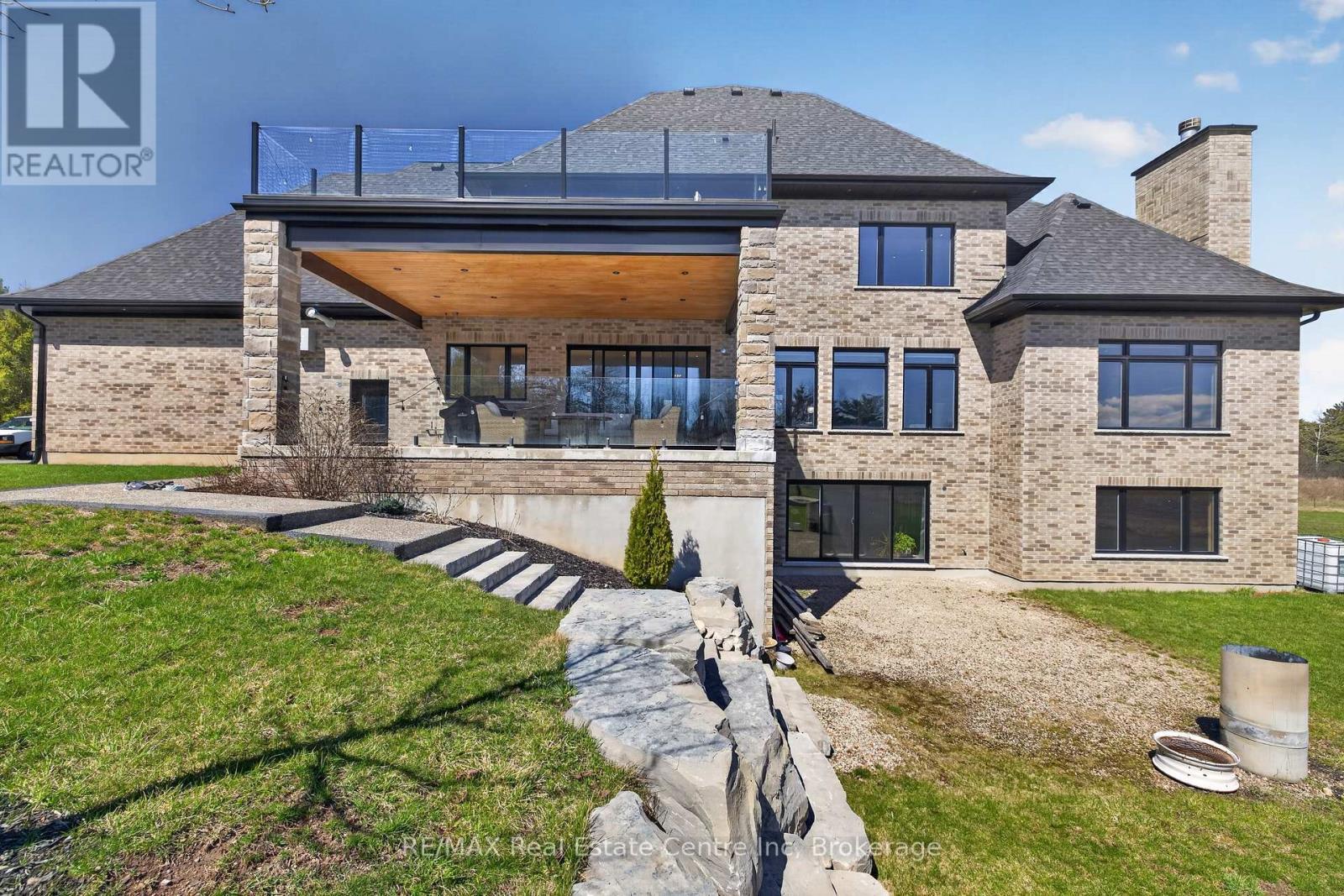 7645 Maltby Road E, Puslinch, ON - Outdoor