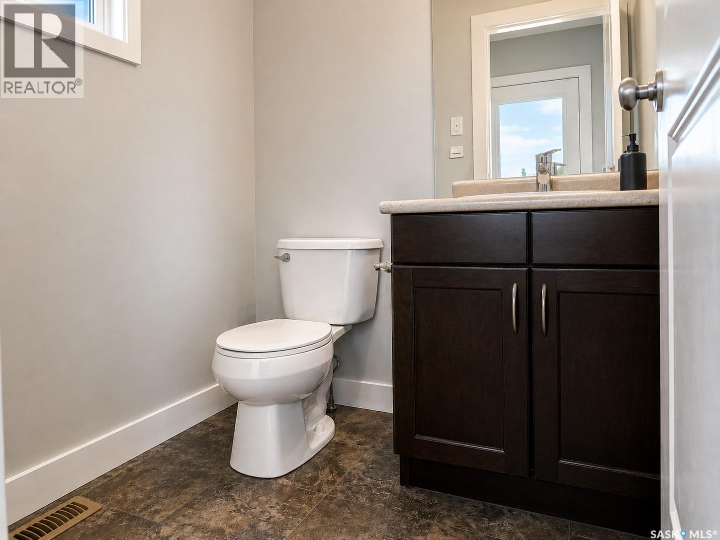 5234 Campling Avenue, Regina, SK - Indoor Photo Showing Bathroom