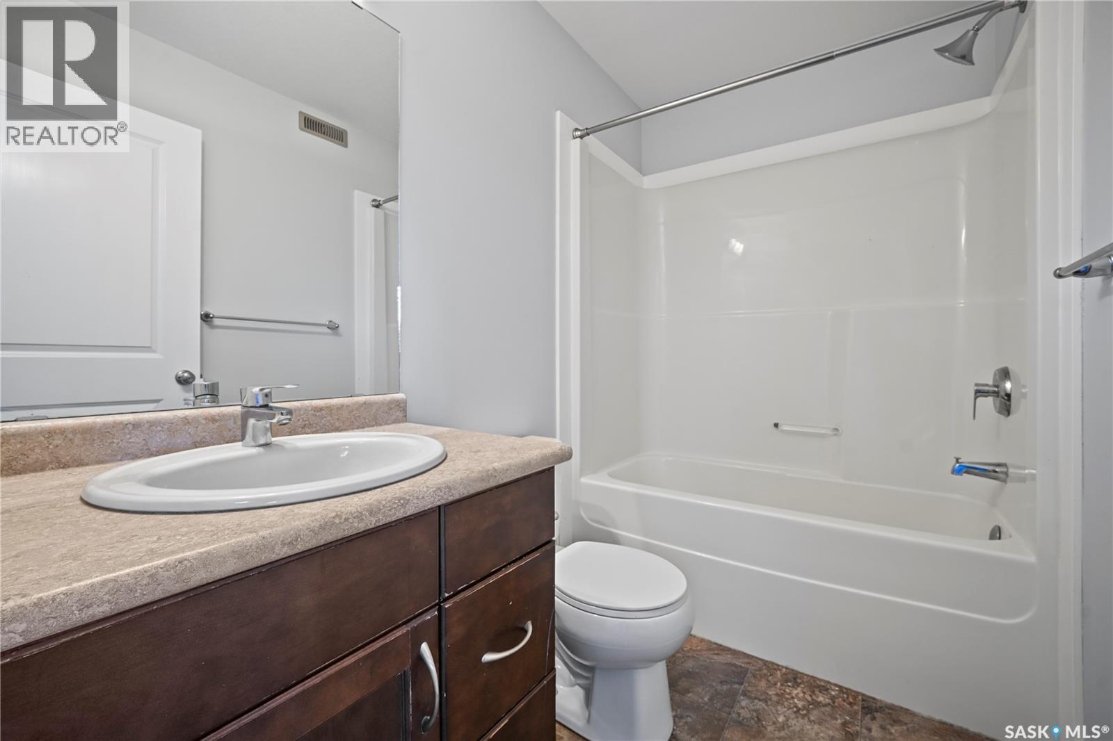 5234 Campling Avenue, Regina, SK - Indoor Photo Showing Bathroom