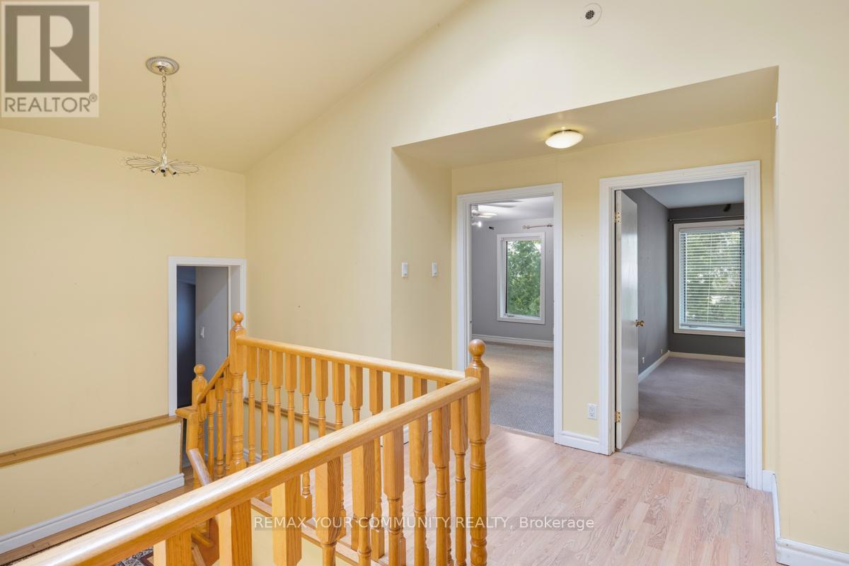 39 Cadillac Avenue, Toronto, ON - Indoor Photo Showing Other Room
