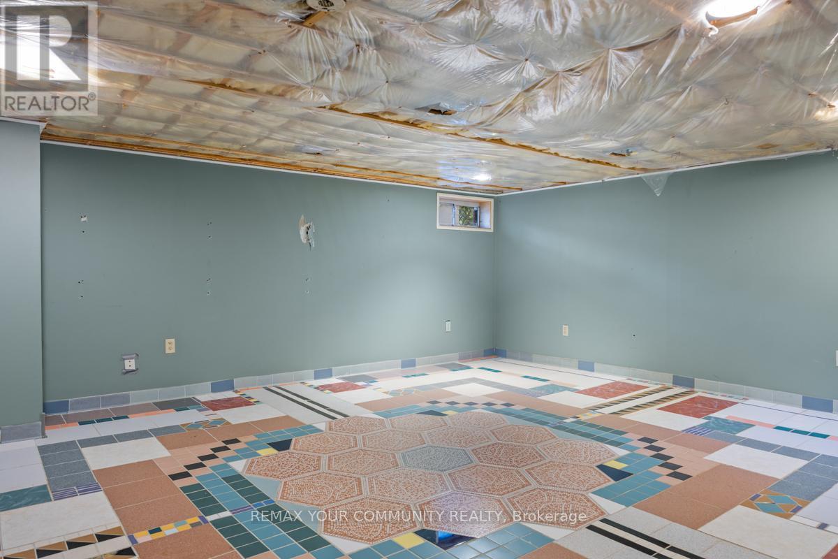 39 Cadillac Avenue, Toronto, ON - Indoor