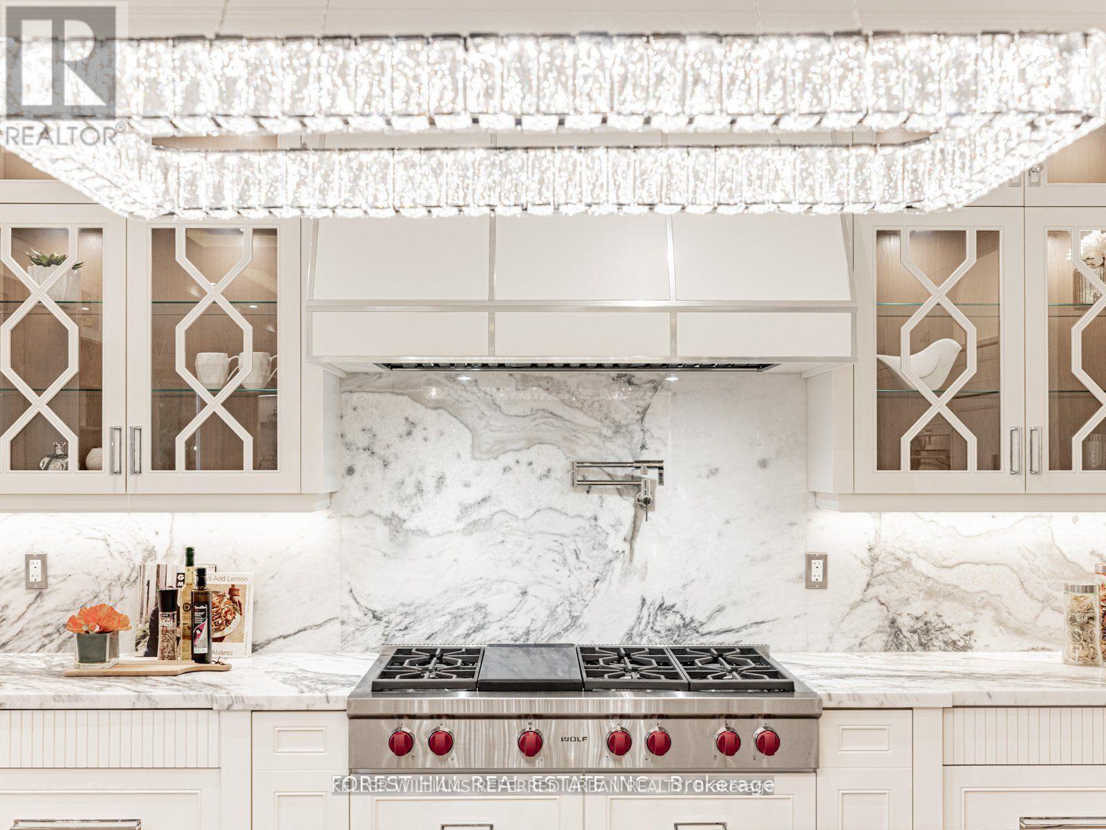 39 Rippleton Road, Toronto, ON - Photo Showing Kitchen