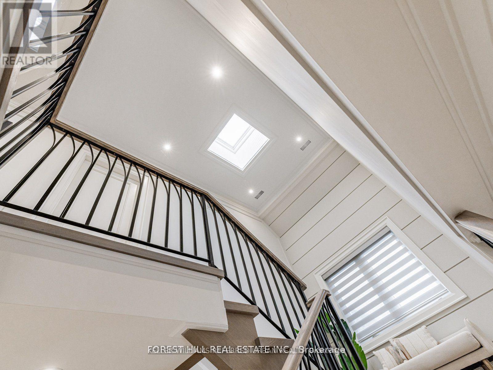 39 Rippleton Road, Toronto, ON - Indoor Photo Showing Other Room