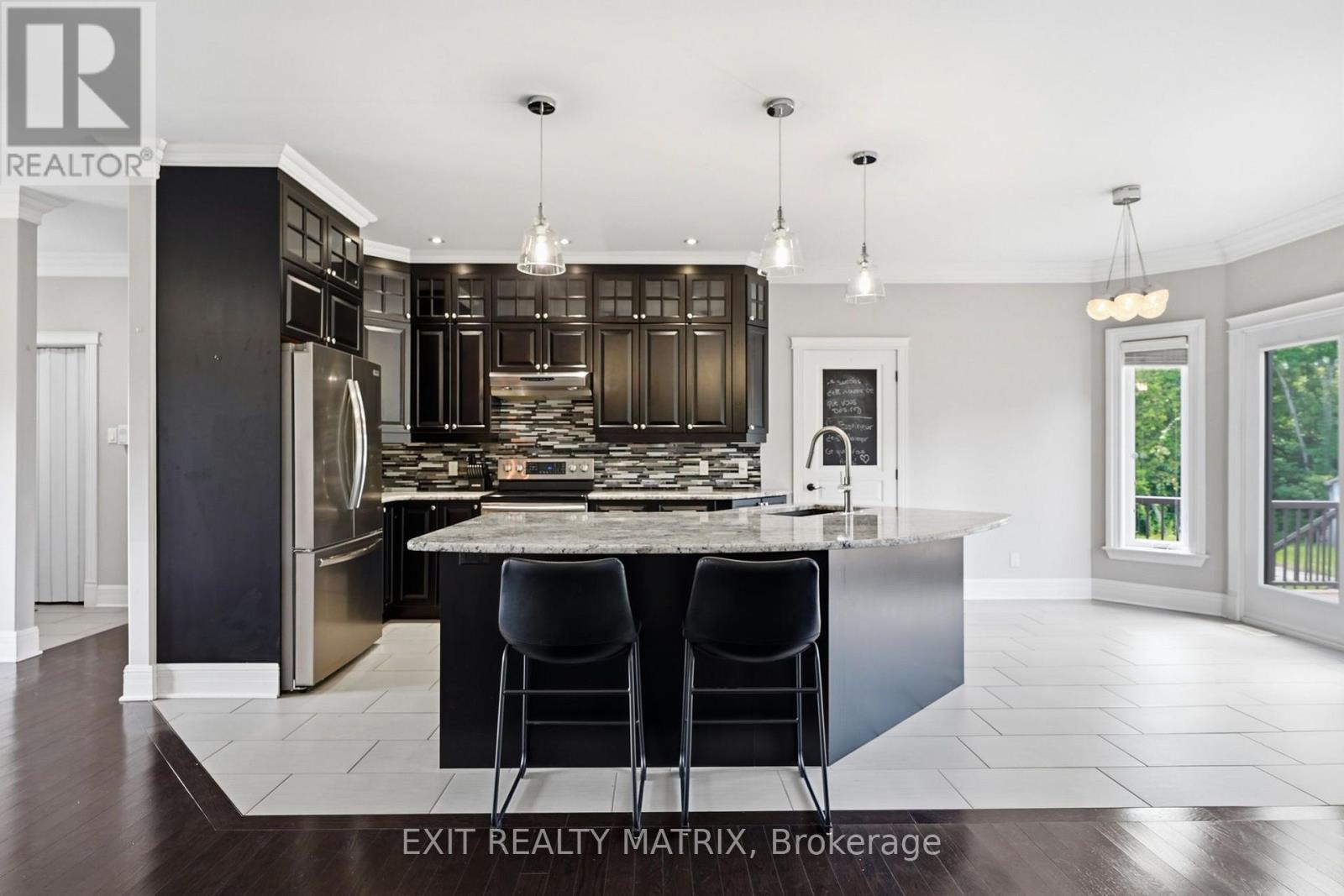 501 Du Parc Road, Champlain, ON - Indoor Photo Showing Kitchen With Upgraded Kitchen