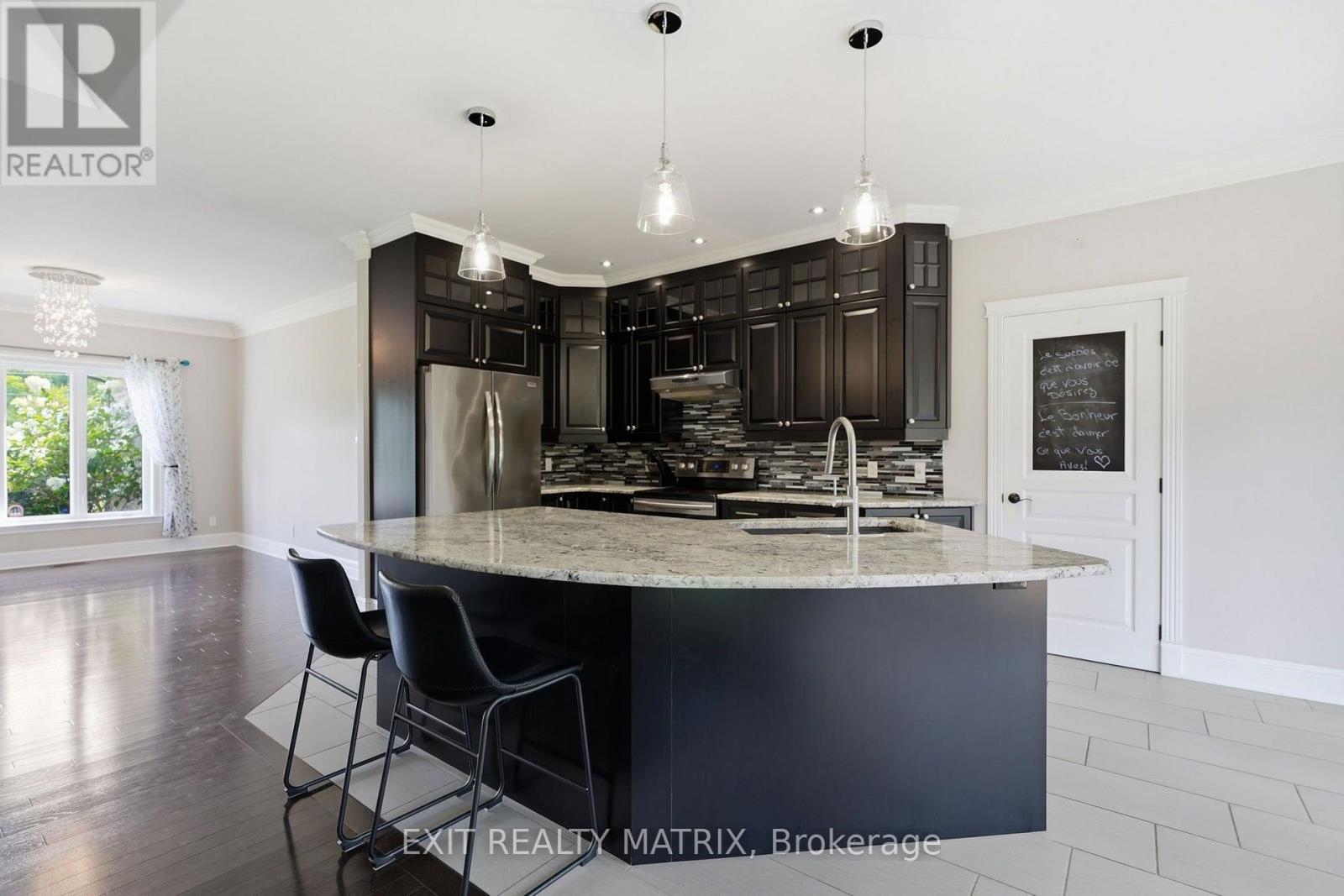 501 Du Parc Road, Champlain, ON - Indoor Photo Showing Kitchen With Upgraded Kitchen