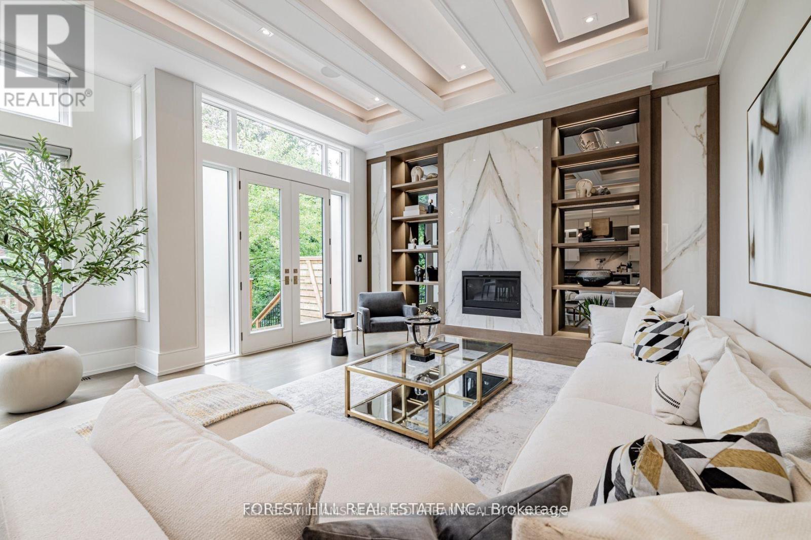 49 Ravenscroft Circle, Toronto, ON - Indoor Photo Showing Living Room With Fireplace