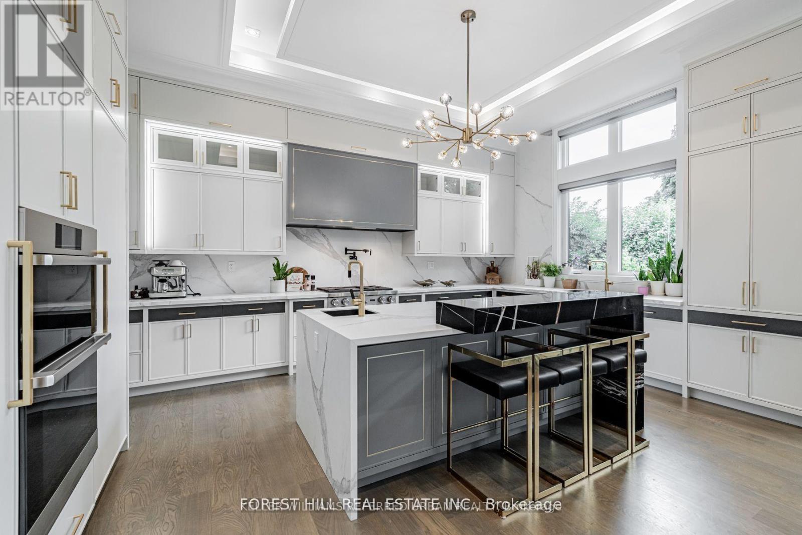 49 Ravenscroft Circle, Toronto, ON - Indoor Photo Showing Kitchen With Upgraded Kitchen