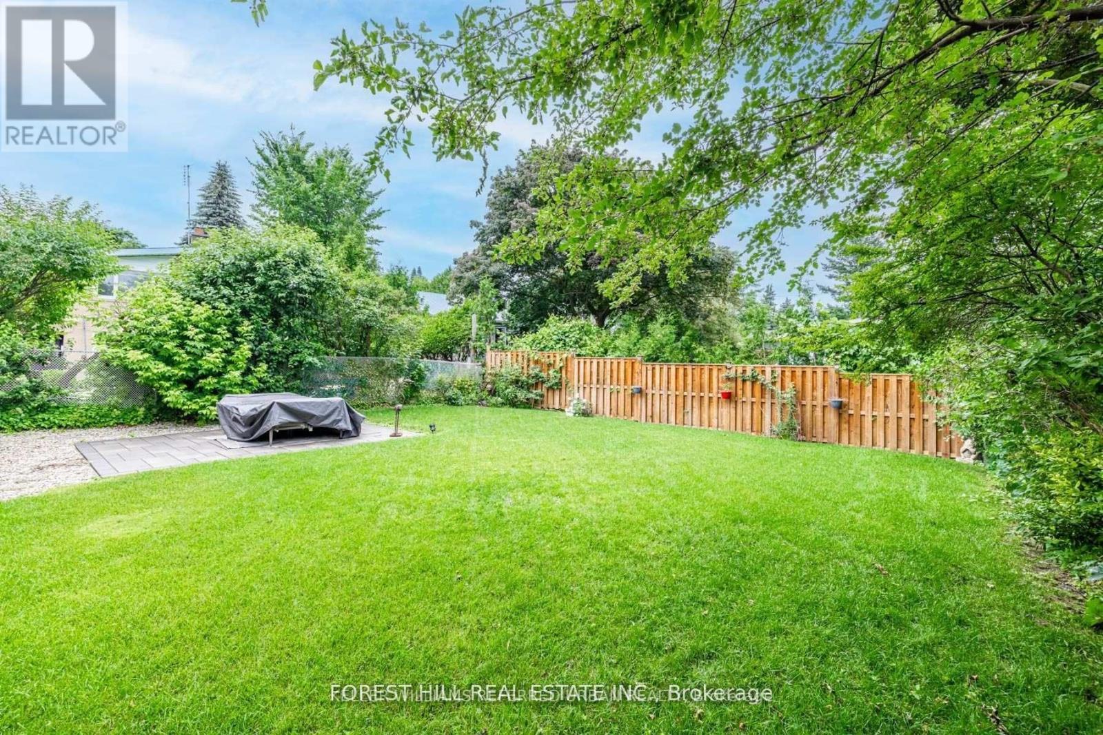 49 Ravenscroft Circle, Toronto, ON - Outdoor