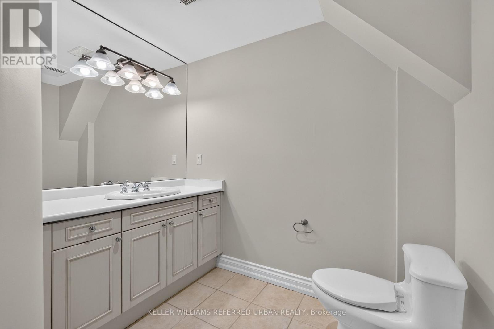 59 Munro Boulevard, Toronto, ON - Indoor Photo Showing Bathroom
