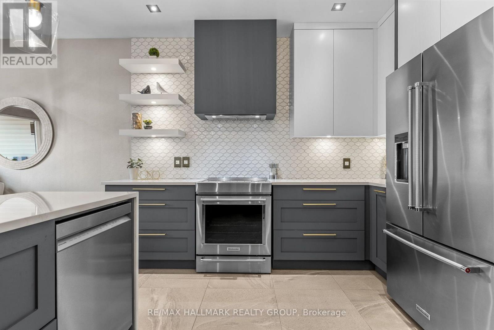 1832 Springridge Drive, Ottawa, ON - Indoor Photo Showing Kitchen With Upgraded Kitchen