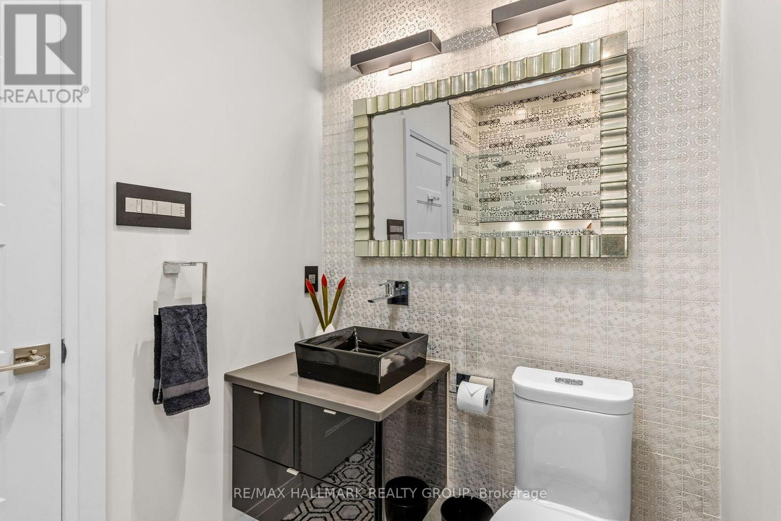 1832 Springridge Drive, Ottawa, ON - Indoor Photo Showing Bathroom
