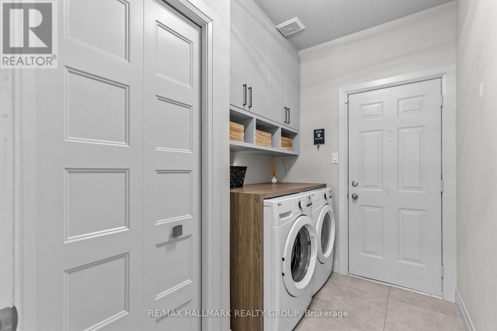 1832 Springridge Drive, Ottawa, ON - Indoor Photo Showing Laundry Room