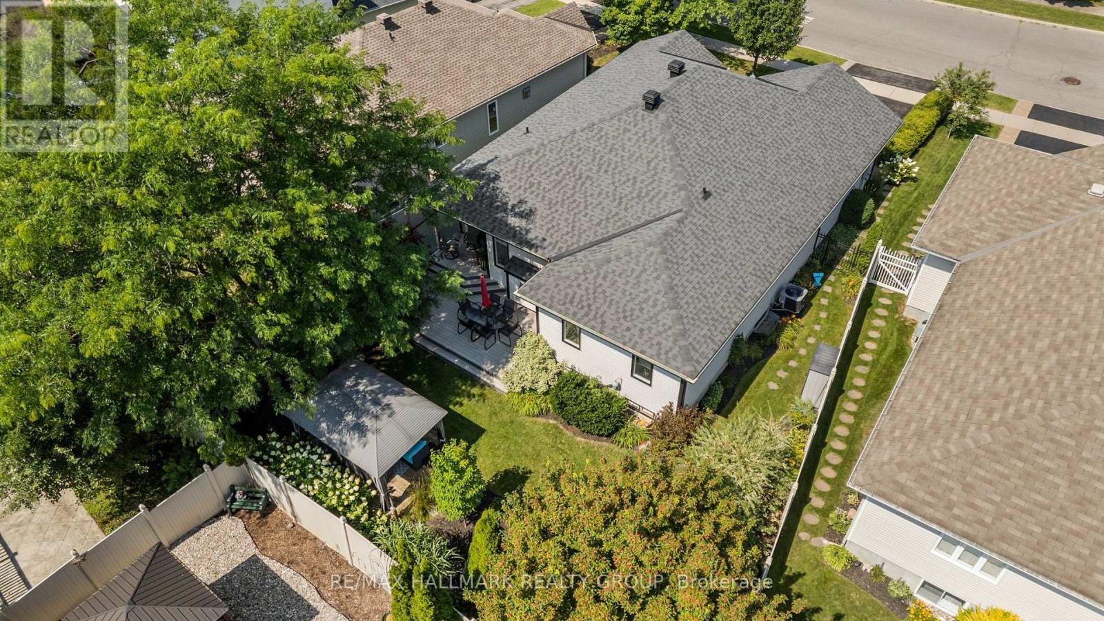 1832 Springridge Drive, Ottawa, ON - Outdoor