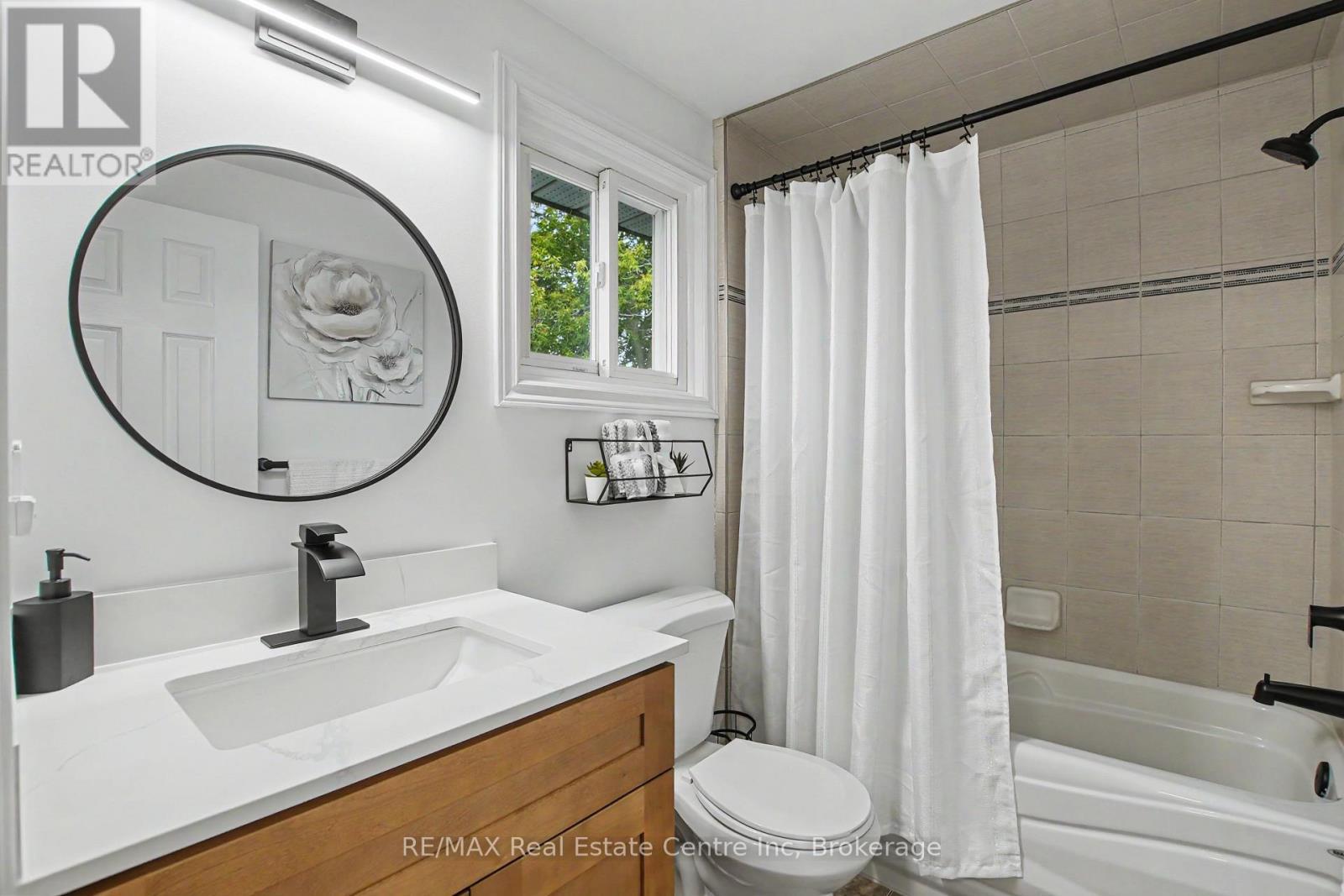 148 Carter Crescent, Cambridge, ON - Indoor Photo Showing Bathroom