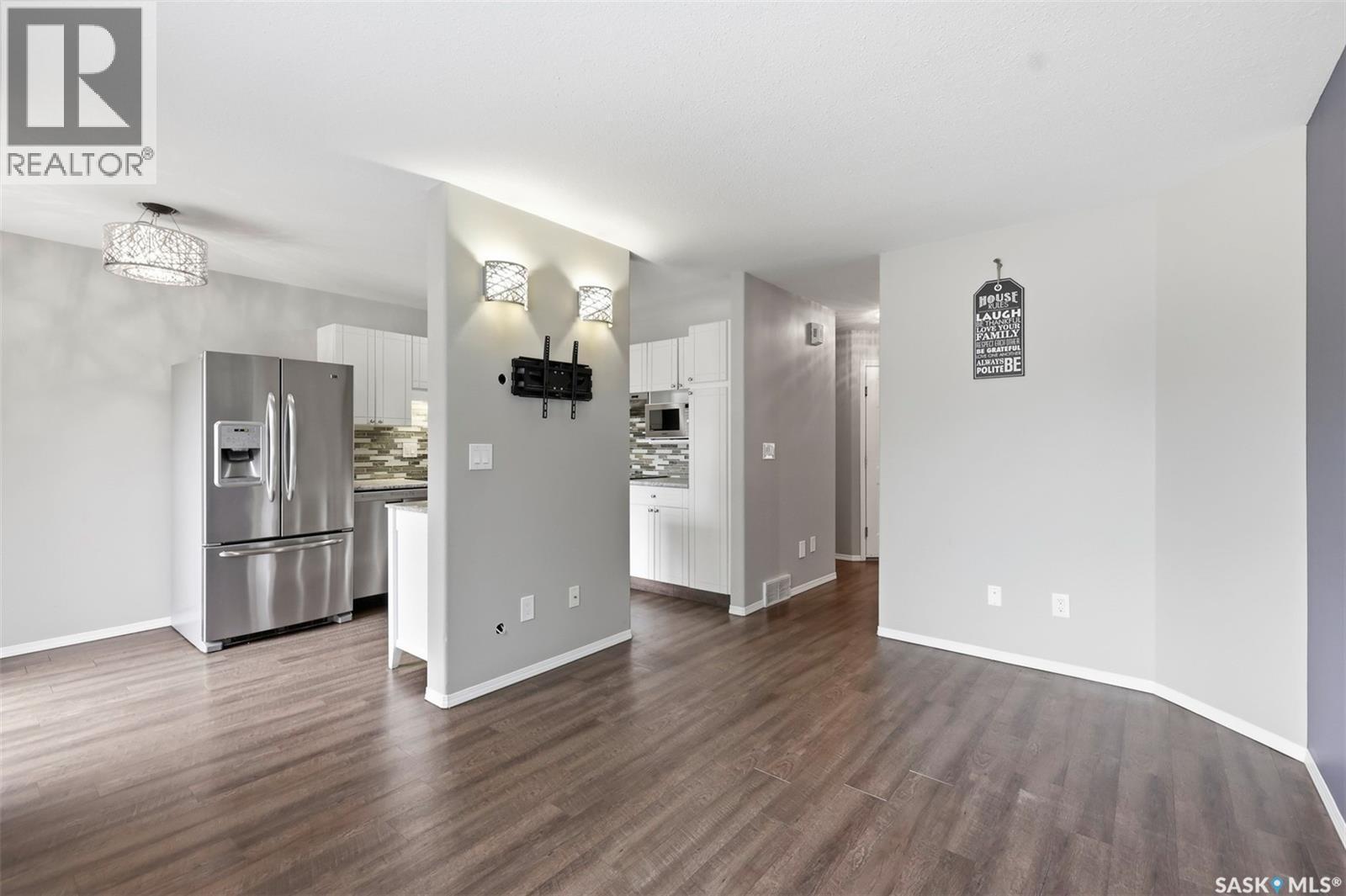 8 103 Berini Drive, Saskatoon, SK - Indoor