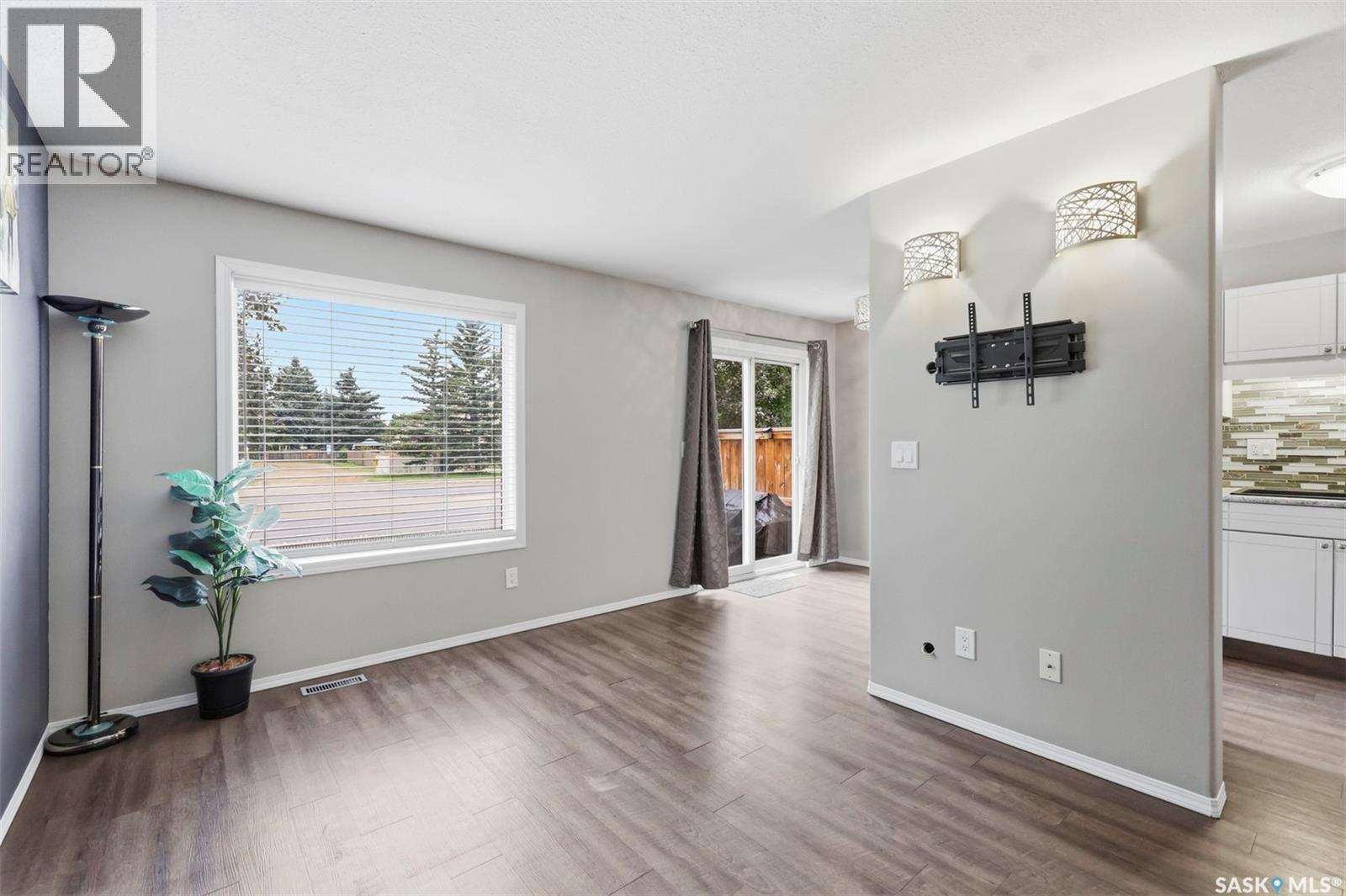 8 103 Berini Drive, Saskatoon, SK - Indoor