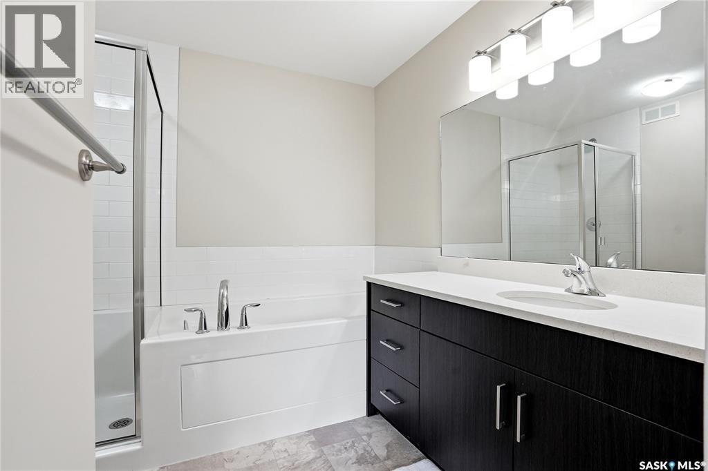 127 315 Dickson Crescent, Saskatoon, SK - Indoor Photo Showing Bathroom