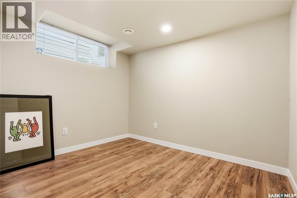 127 315 Dickson Crescent, Saskatoon, SK - Indoor