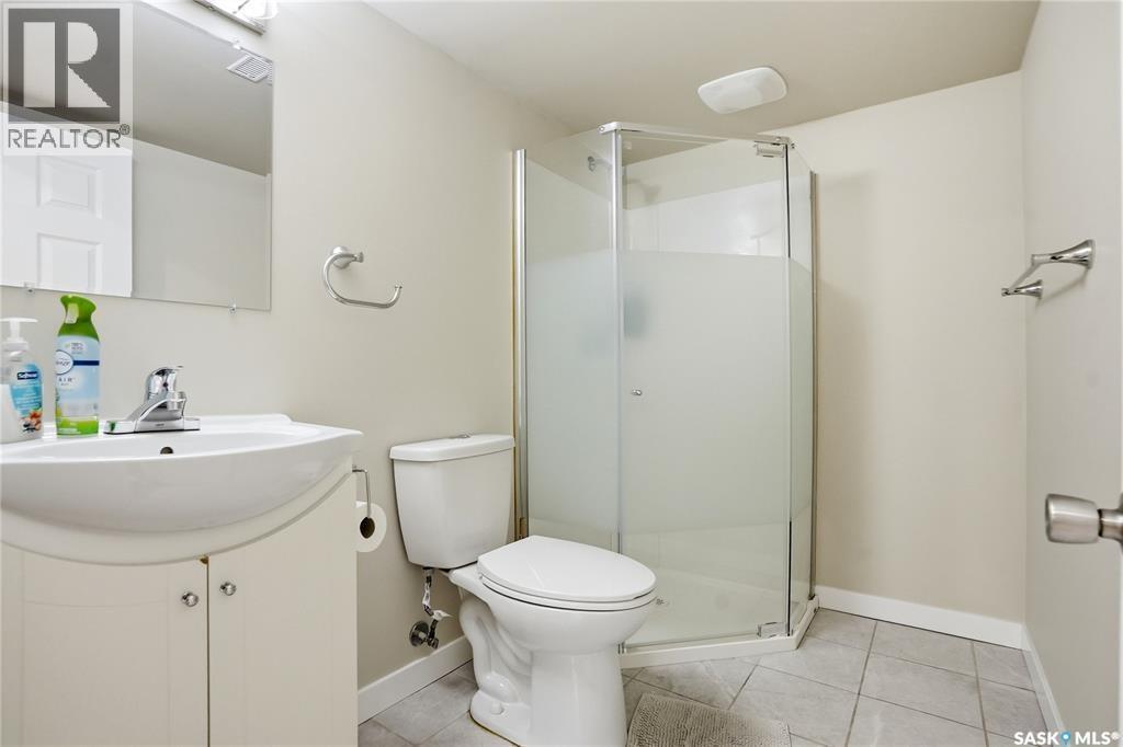 127 315 Dickson Crescent, Saskatoon, SK - Indoor Photo Showing Bathroom