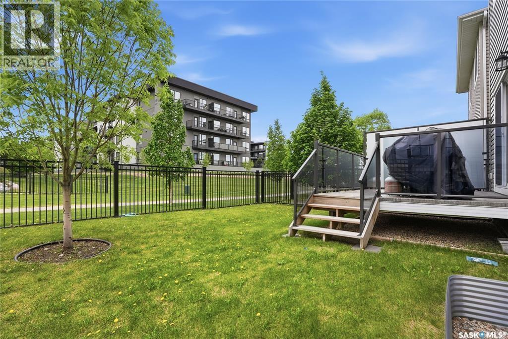 127 315 Dickson Crescent, Saskatoon, SK - Outdoor
