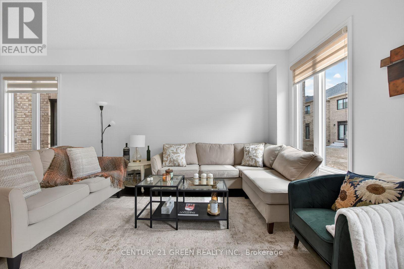 1444 Savoline Boulevard, Milton, ON - Indoor Photo Showing Living Room