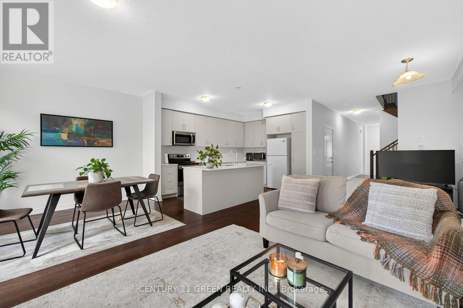1444 Savoline Boulevard, Milton, ON - Indoor Photo Showing Living Room