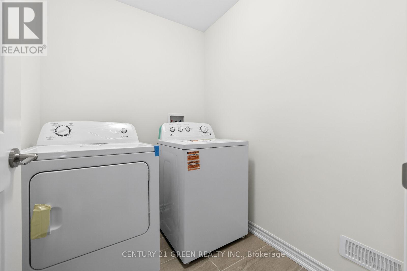1444 Savoline Boulevard, Milton, ON - Indoor Photo Showing Laundry Room
