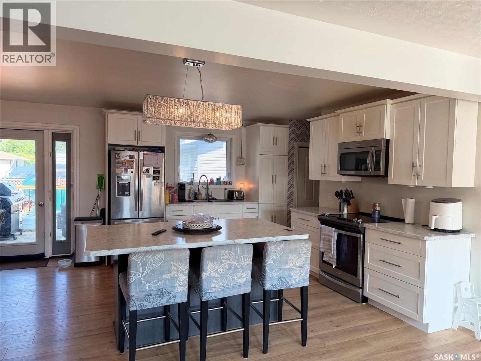 939 7Th Street, Humboldt, SK - Indoor Photo Showing Kitchen