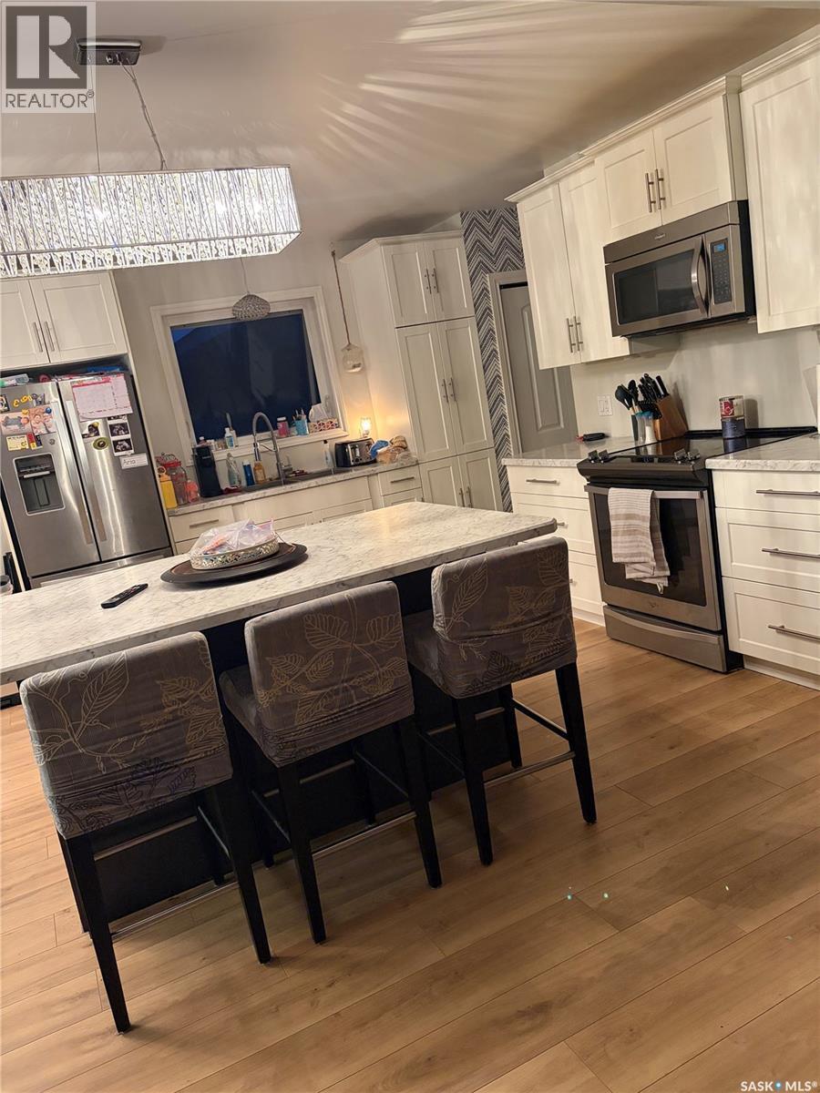 939 7Th Street, Humboldt, SK - Indoor Photo Showing Kitchen