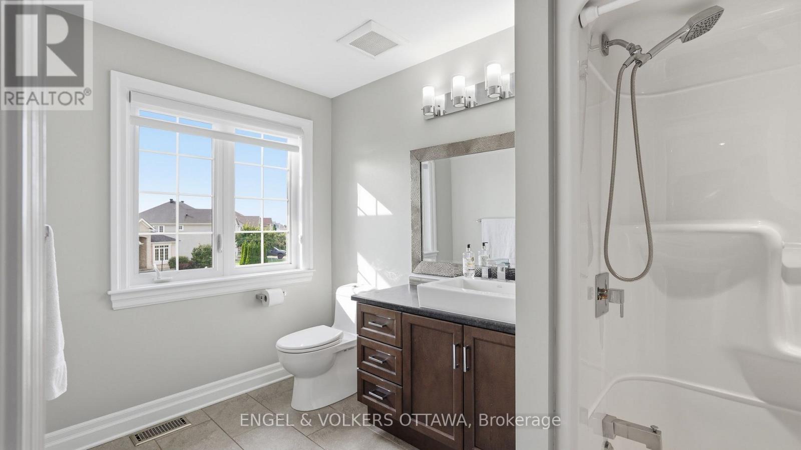 191 Cheyenne Way, Ottawa, ON - Indoor Photo Showing Bathroom