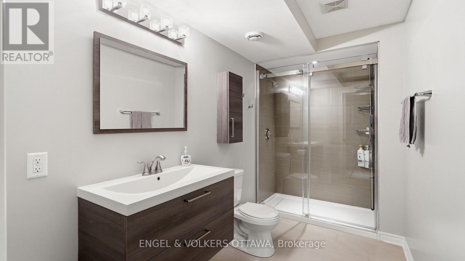 191 Cheyenne Way, Ottawa, ON - Indoor Photo Showing Bathroom