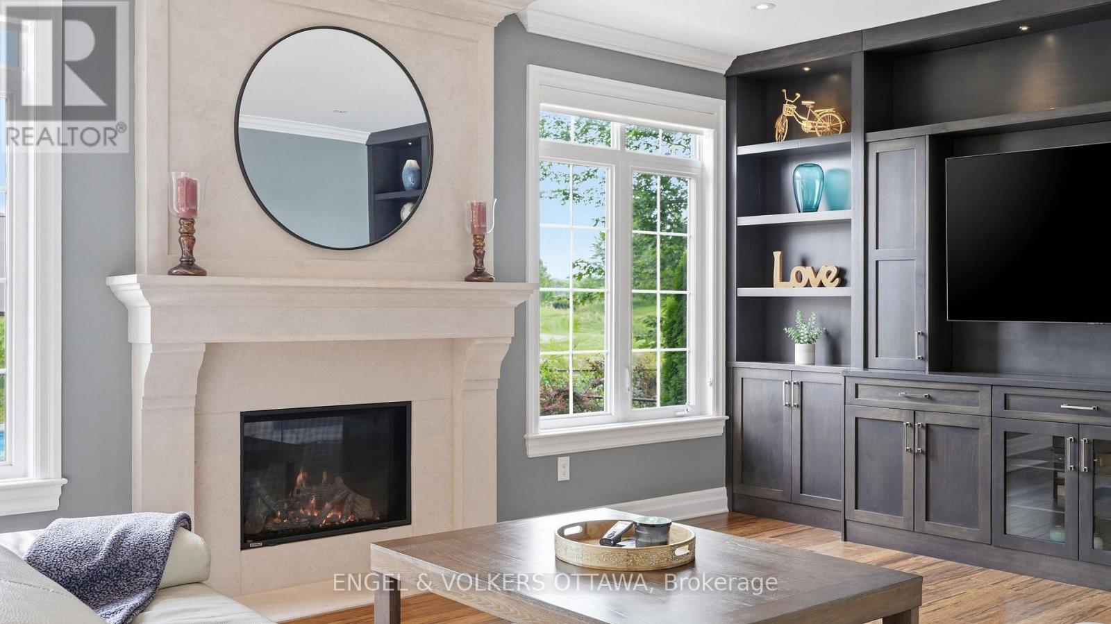 191 Cheyenne Way, Ottawa, ON - Indoor Photo Showing Living Room With Fireplace