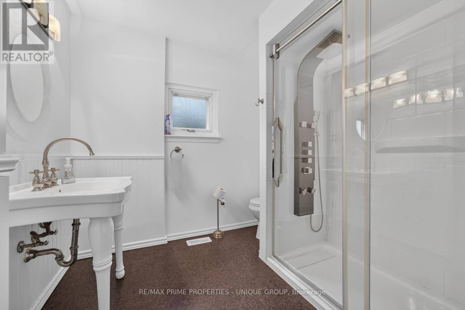 36 Dallington Drive, Toronto, ON - Indoor Photo Showing Bathroom