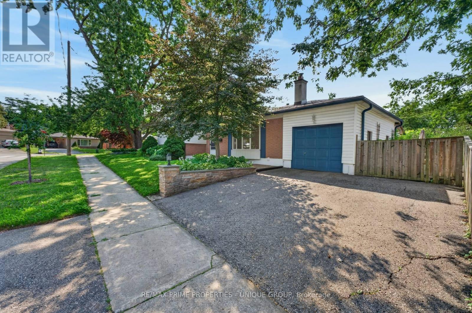 36 Dallington Drive, Toronto, ON - Outdoor