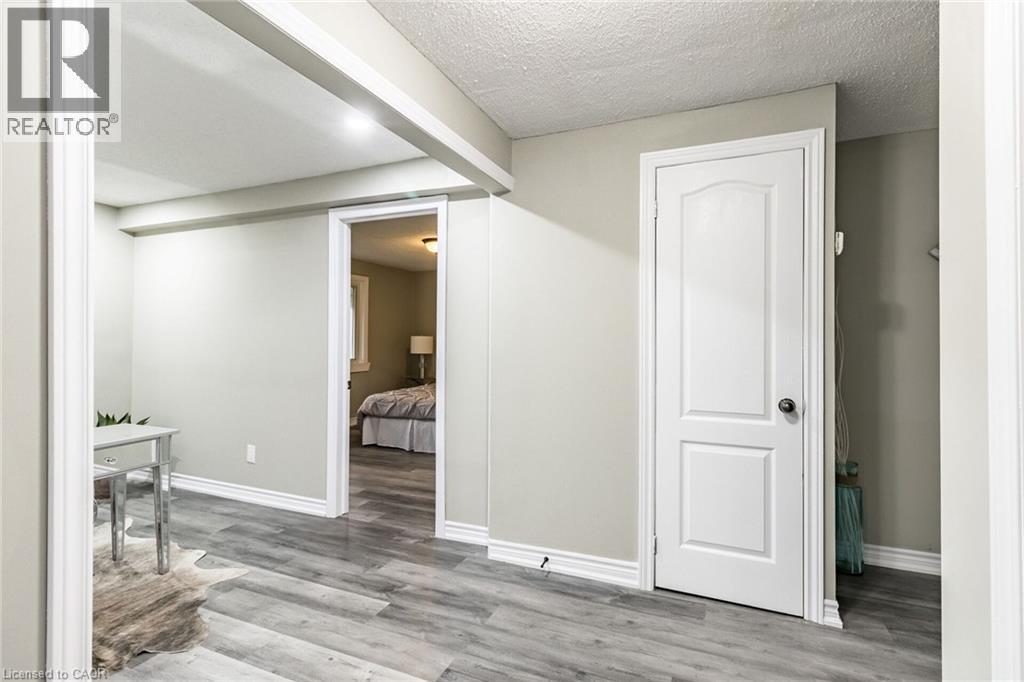 15 Spiers Crescent, Cambridge, ON - Indoor Photo Showing Other Room