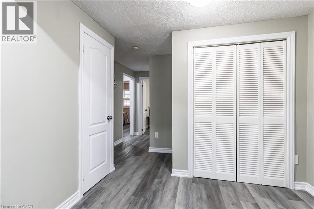 15 Spiers Crescent, Cambridge, ON - Indoor Photo Showing Other Room