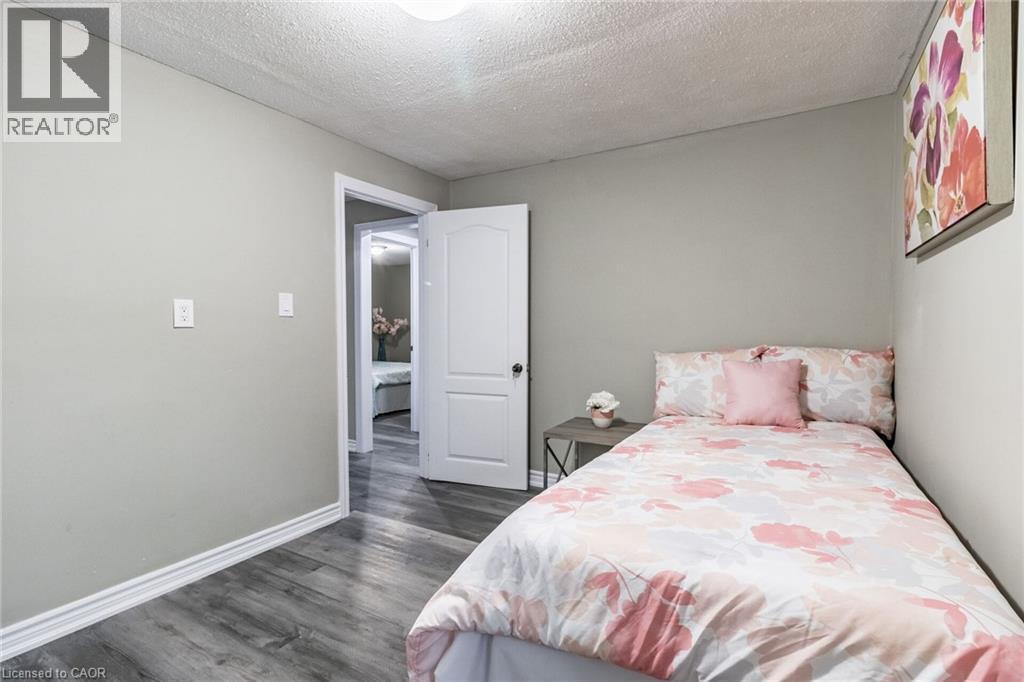 Wood-finish flooring - 15 Spiers Crescent, Cambridge, ON - Indoor Photo Showing Bedroom