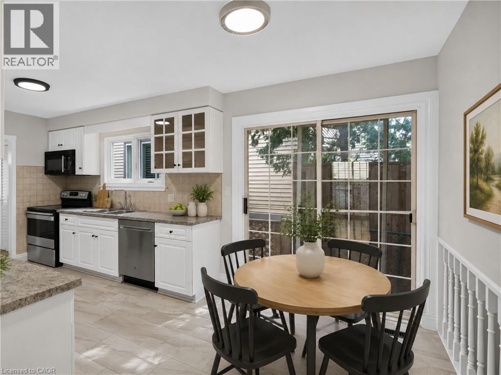 Virtually Staged. - 3401 Rockwood Drive, Burlington, ON - Indoor