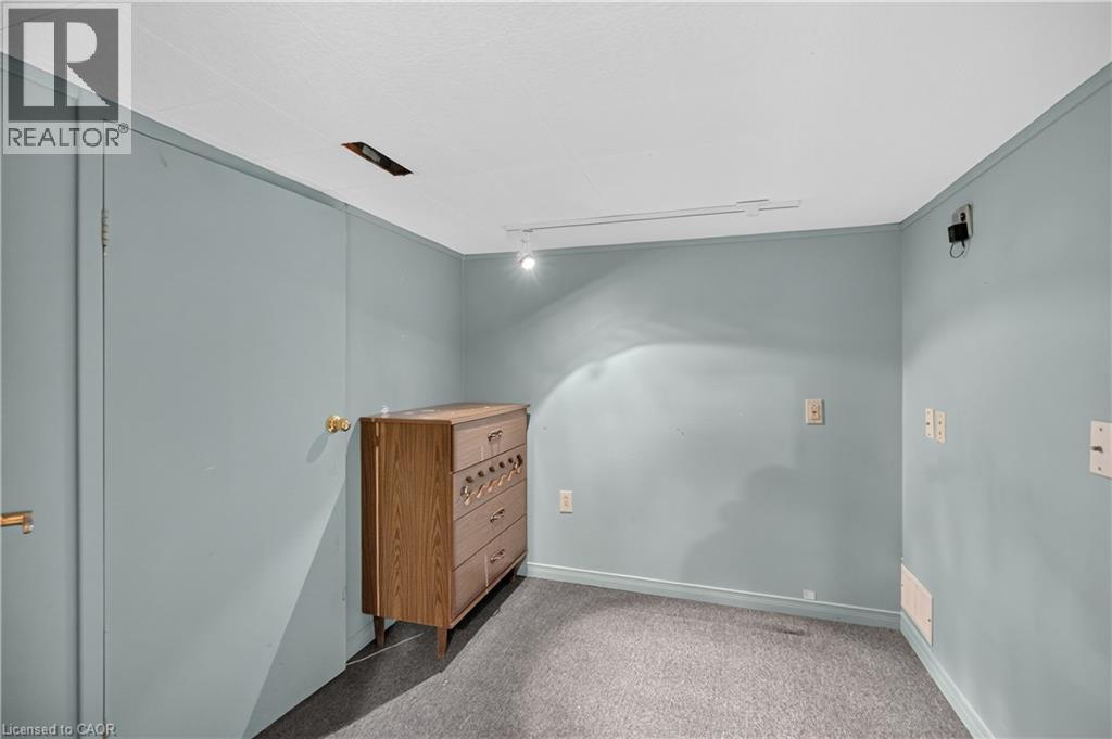 3401 Rockwood Drive, Burlington, ON - Indoor Photo Showing Other Room