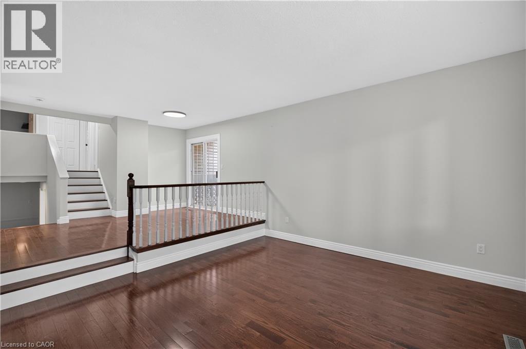 3401 Rockwood Drive, Burlington, ON - Indoor Photo Showing Other Room